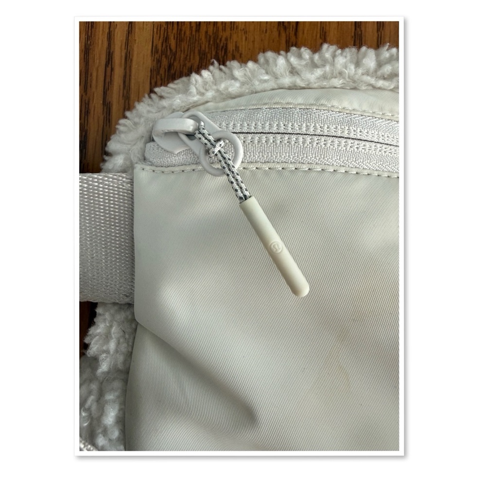 Lululemon Athletica Ivory Fleece Everywhere Bag With Belt - Picture 13 of 15